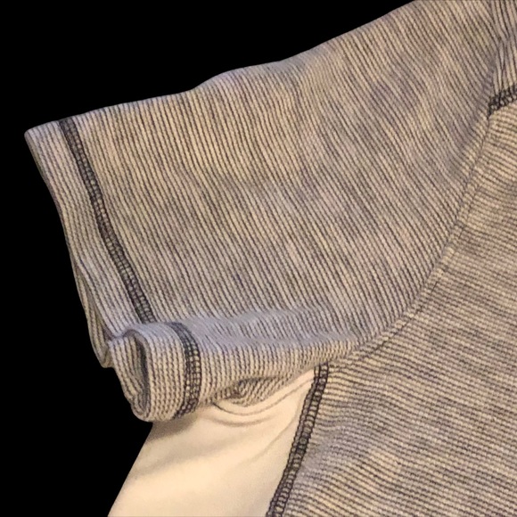 Rock & Republic XL Men’s Henley Style Pullover Shirt - Picture 5 of 6